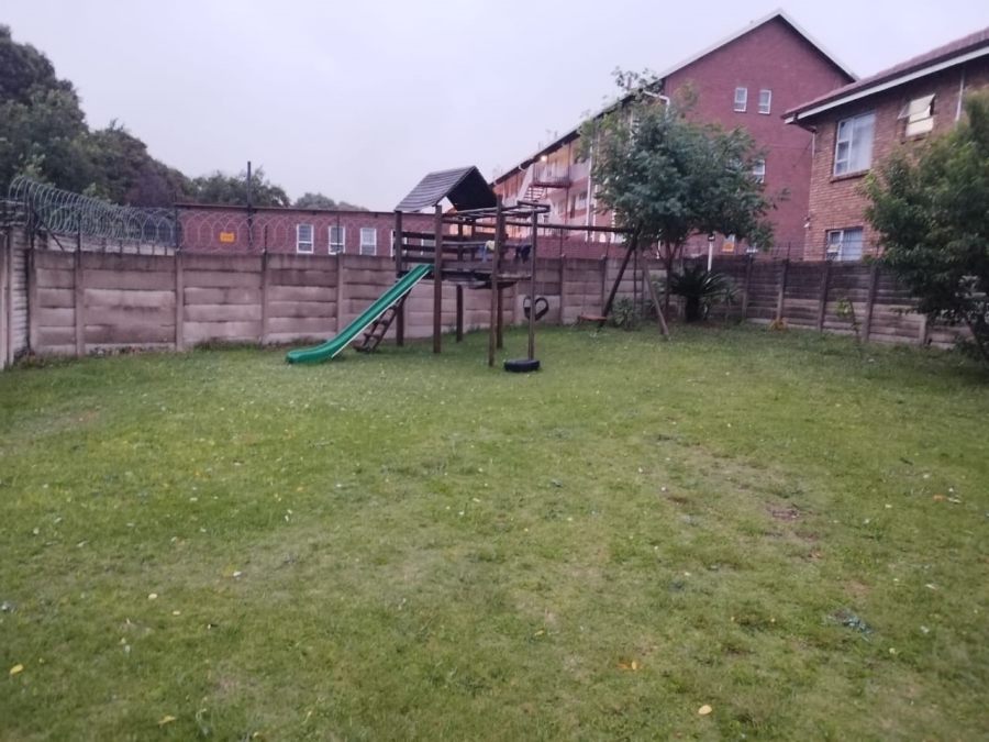 2 Bedroom Property for Sale in Birchleigh Gauteng