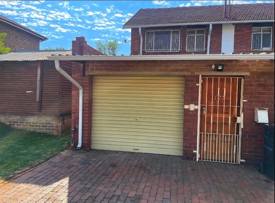 2 Bedroom Property for Sale in Birchleigh Gauteng