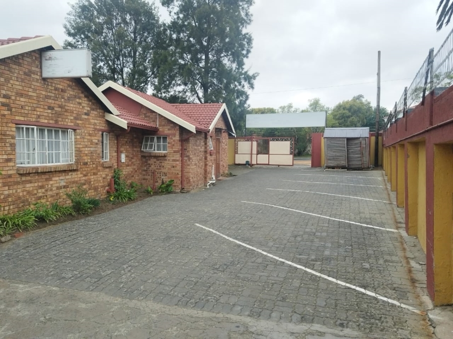 11 Bedroom Property for Sale in Birch Acres Gauteng