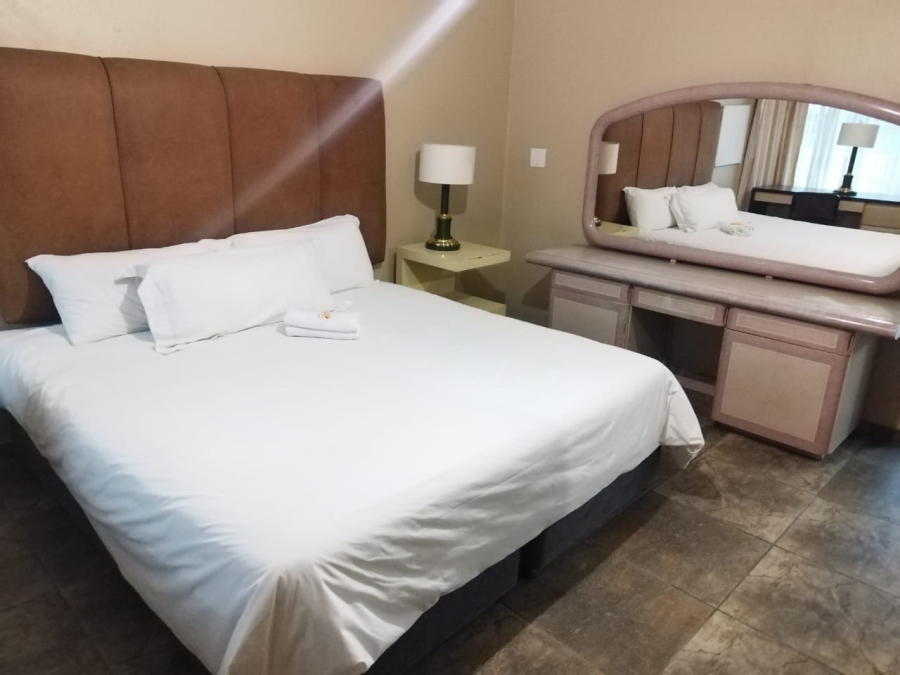 11 Bedroom Property for Sale in Birch Acres Gauteng