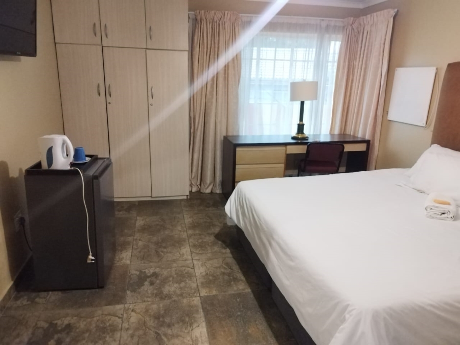 11 Bedroom Property for Sale in Birch Acres Gauteng