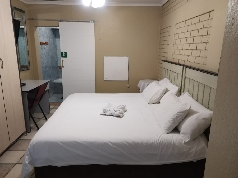 11 Bedroom Property for Sale in Birch Acres Gauteng