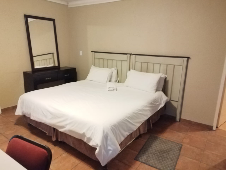 11 Bedroom Property for Sale in Birch Acres Gauteng