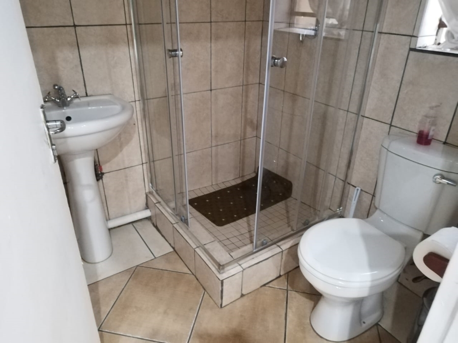 11 Bedroom Property for Sale in Birch Acres Gauteng