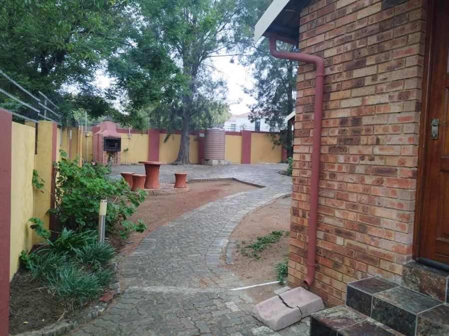 11 Bedroom Property for Sale in Birch Acres Gauteng