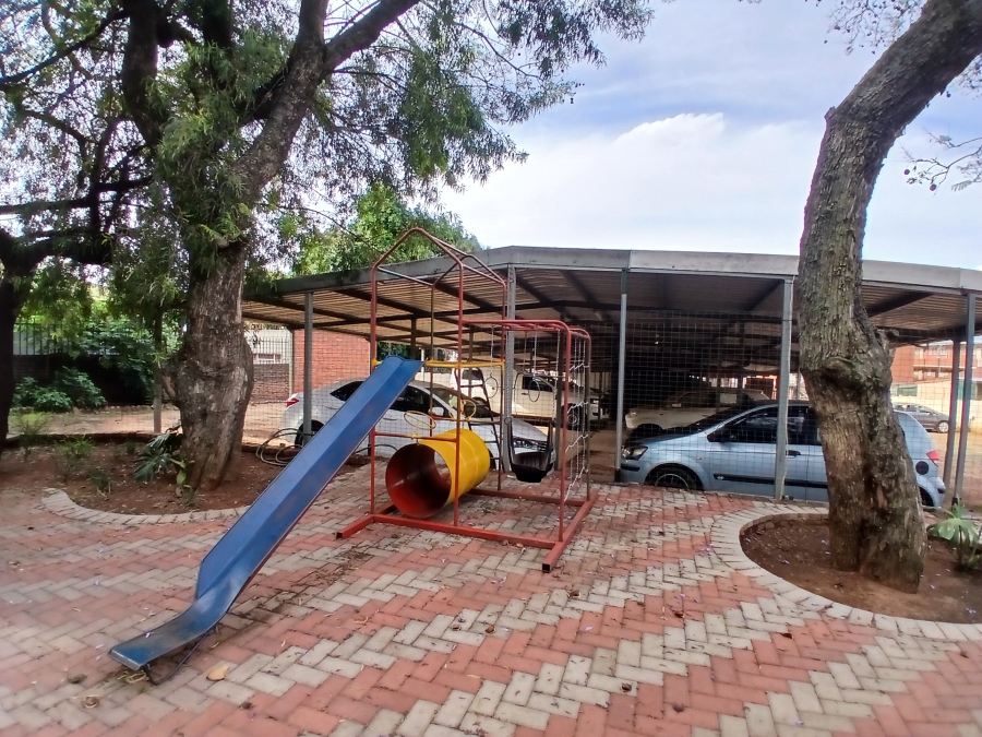 1 Bedroom Property for Sale in Pretoria Gardens Gauteng