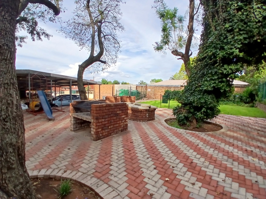 1 Bedroom Property for Sale in Pretoria Gardens Gauteng