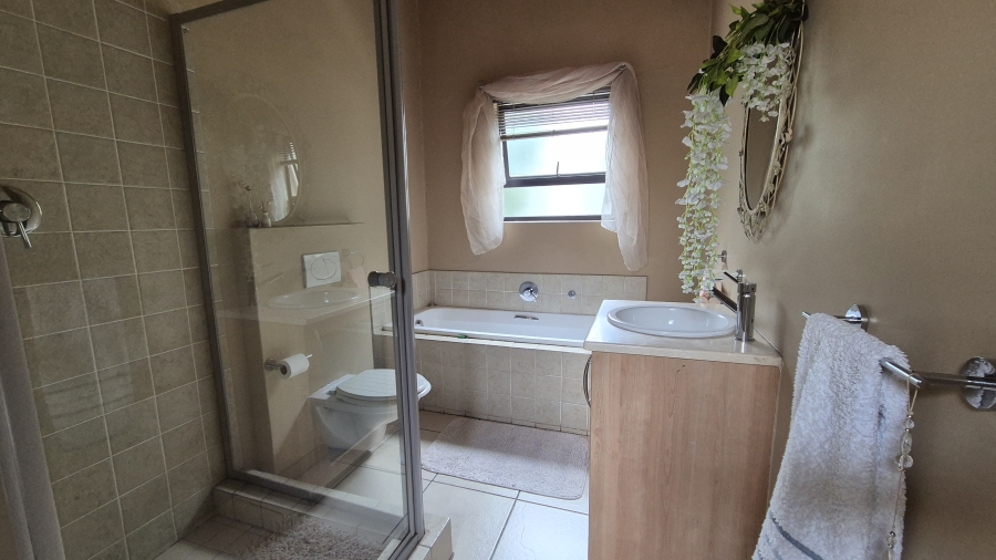 3 Bedroom Property for Sale in St Andrews Gauteng
