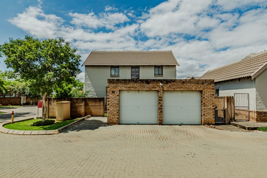 3 Bedroom Property for Sale in Willow Park Manor Gauteng