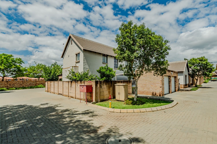 3 Bedroom Property for Sale in Willow Park Manor Gauteng
