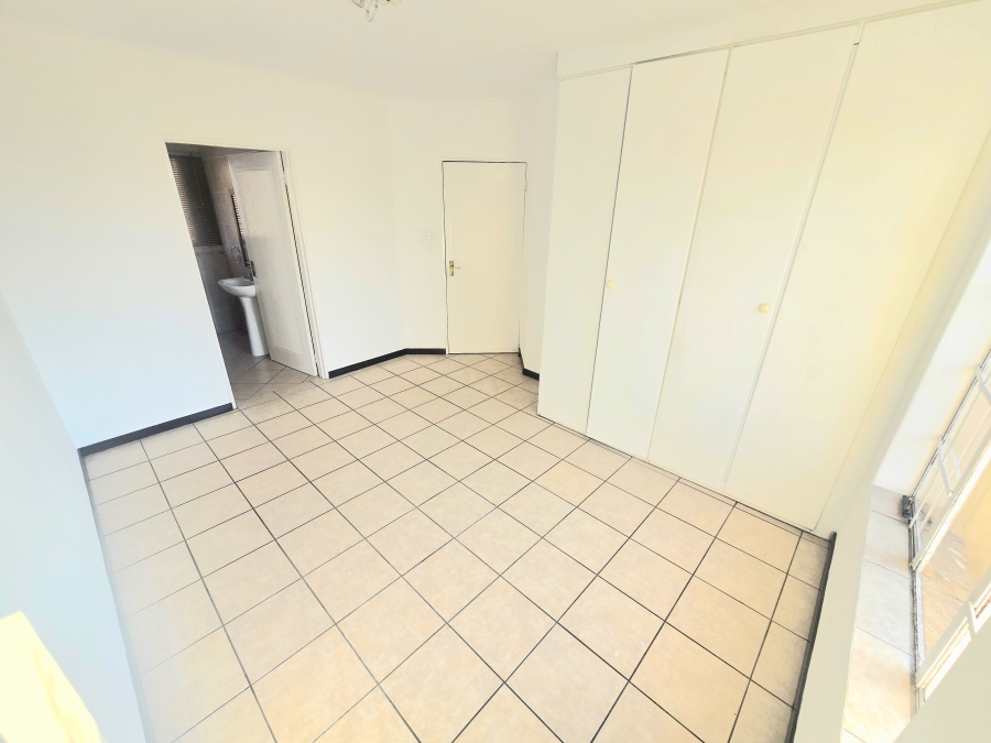 2 Bedroom Property for Sale in Noordwyk Gauteng