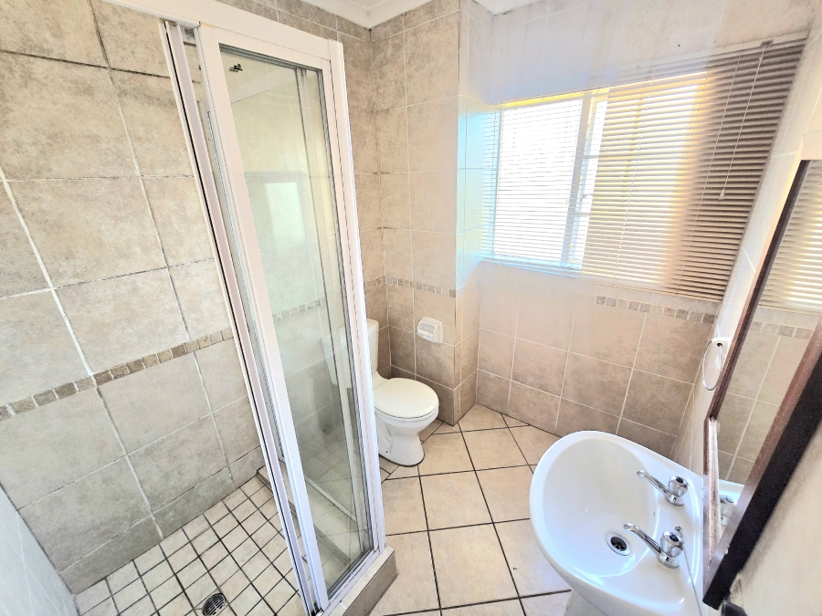 2 Bedroom Property for Sale in Noordwyk Gauteng