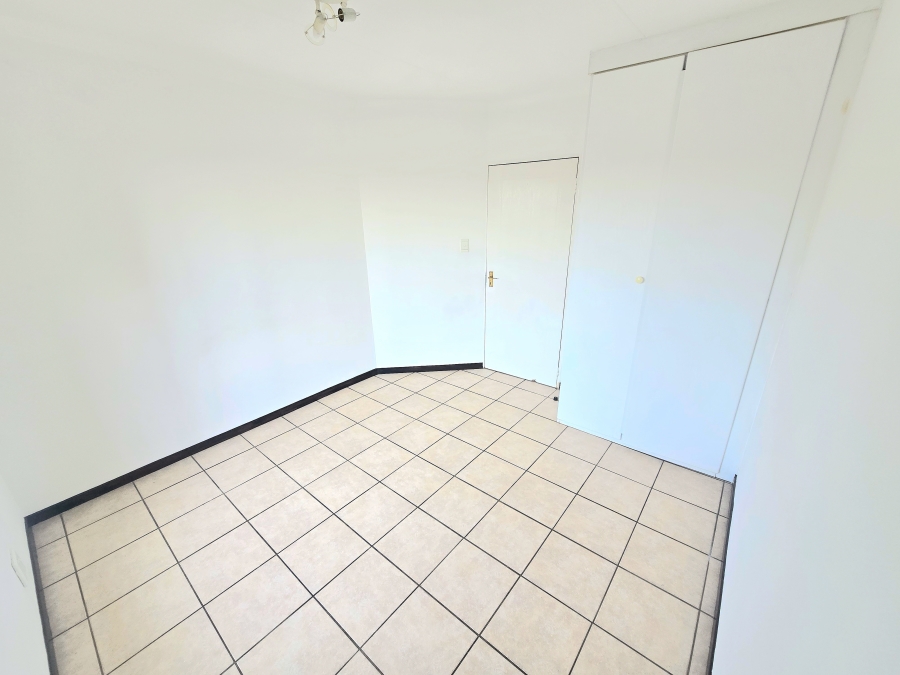 2 Bedroom Property for Sale in Noordwyk Gauteng