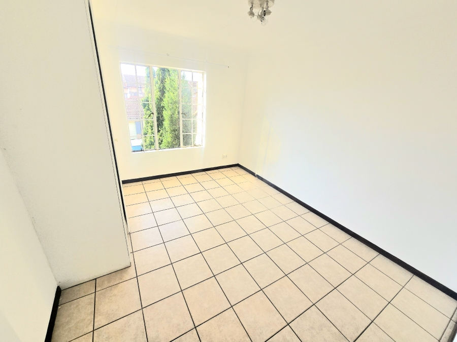 2 Bedroom Property for Sale in Noordwyk Gauteng