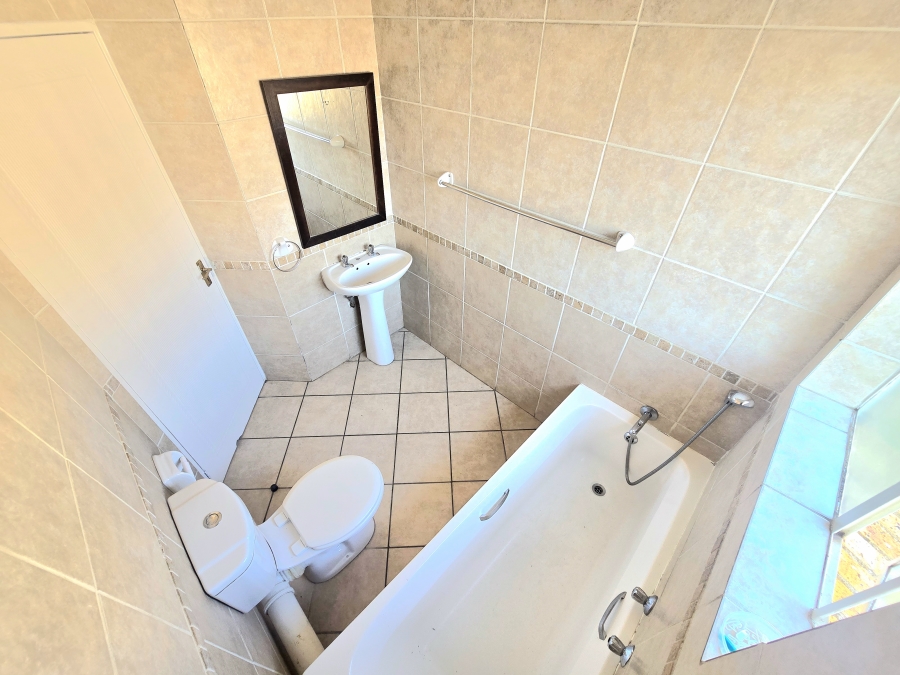 2 Bedroom Property for Sale in Noordwyk Gauteng