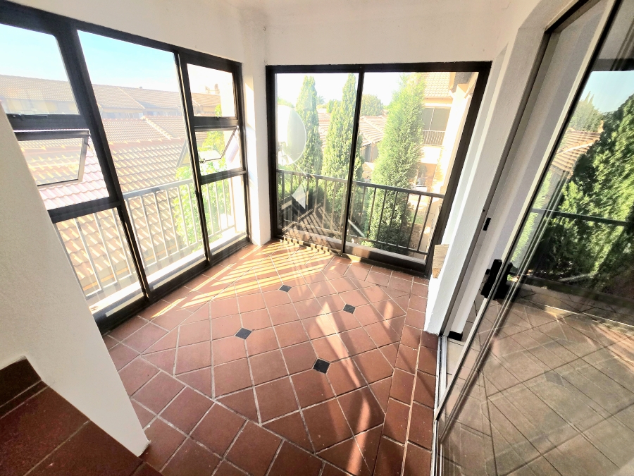 2 Bedroom Property for Sale in Noordwyk Gauteng