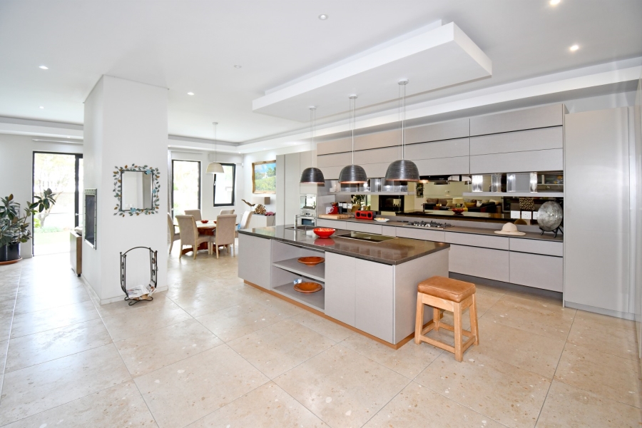 7 Bedroom Property for Sale in River Club Gauteng