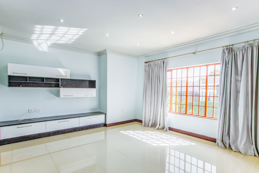 5 Bedroom Property for Sale in Bryanston Gauteng