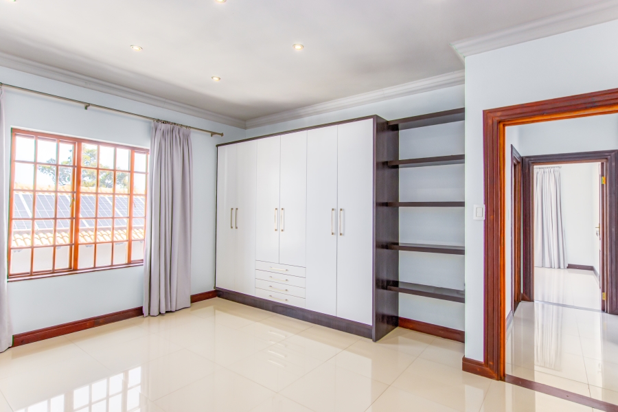 5 Bedroom Property for Sale in Bryanston Gauteng