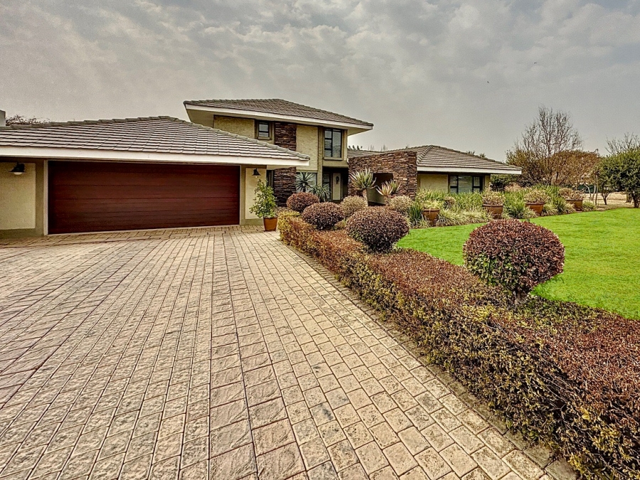 3 Bedroom Property for Sale in Lombardy Estate Gauteng