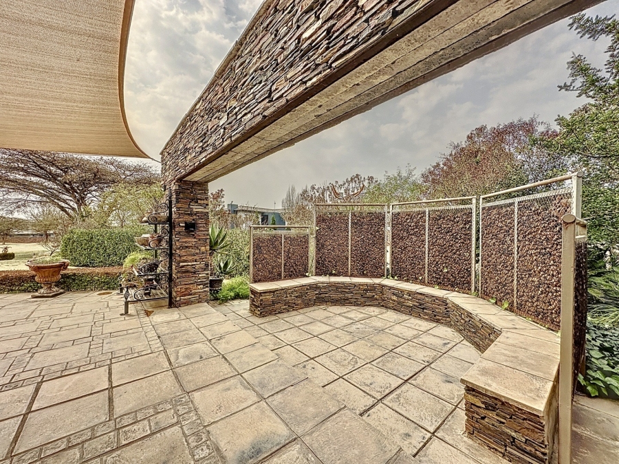 3 Bedroom Property for Sale in Lombardy Estate Gauteng