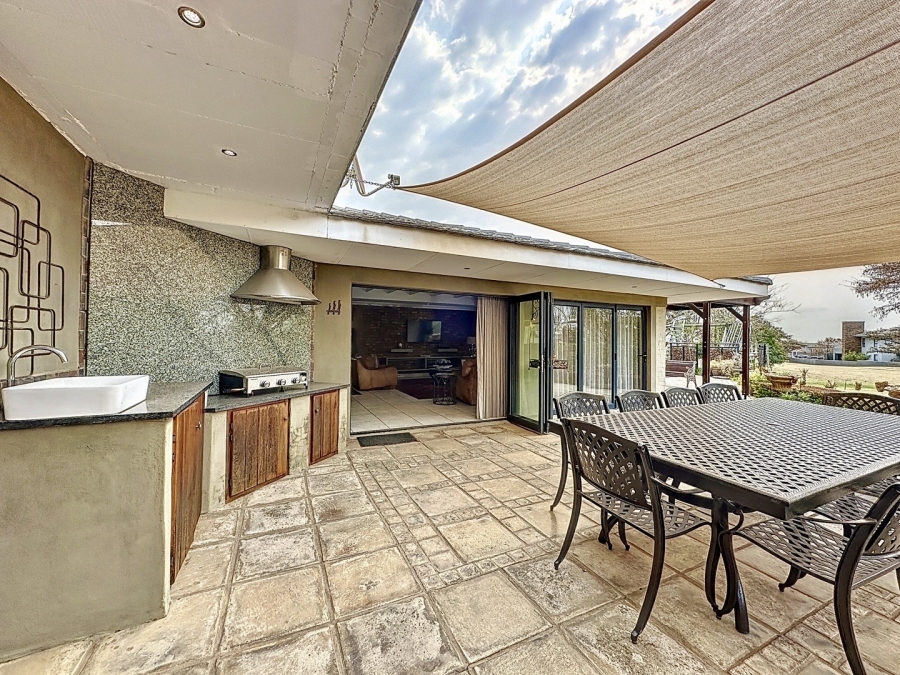 3 Bedroom Property for Sale in Lombardy Estate Gauteng