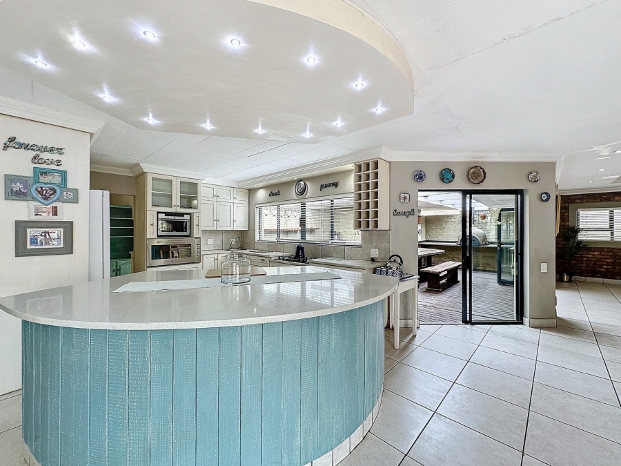 3 Bedroom Property for Sale in Lombardy Estate Gauteng