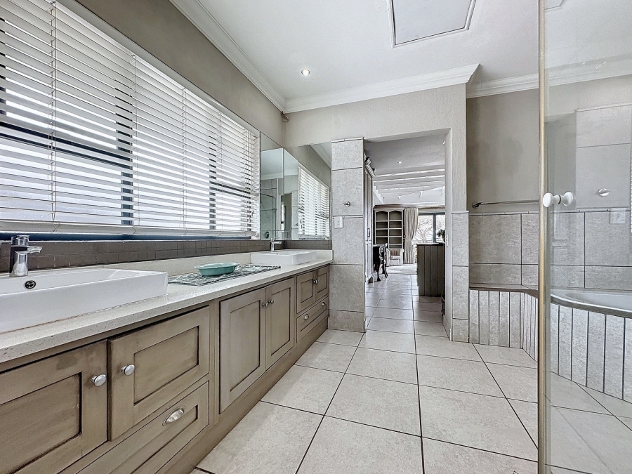 3 Bedroom Property for Sale in Lombardy Estate Gauteng