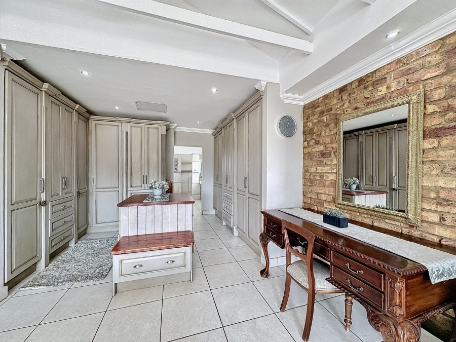 3 Bedroom Property for Sale in Lombardy Estate Gauteng