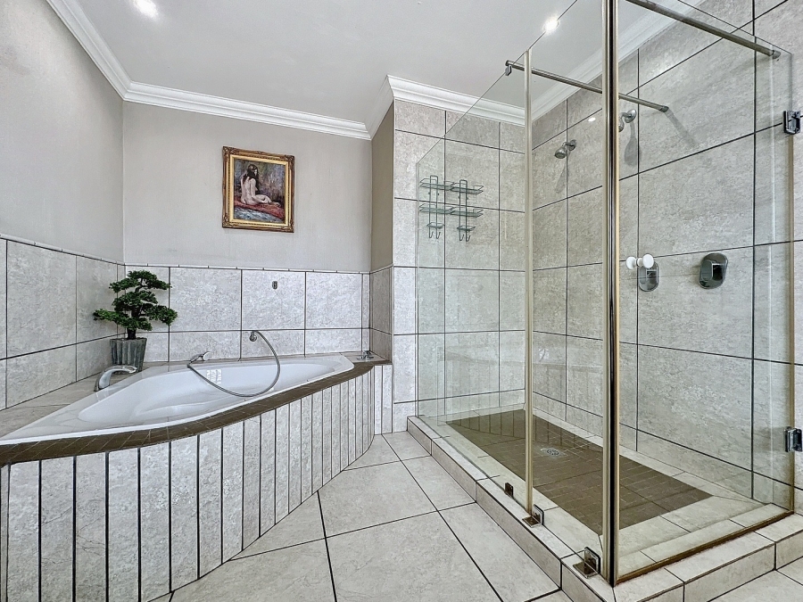 3 Bedroom Property for Sale in Lombardy Estate Gauteng