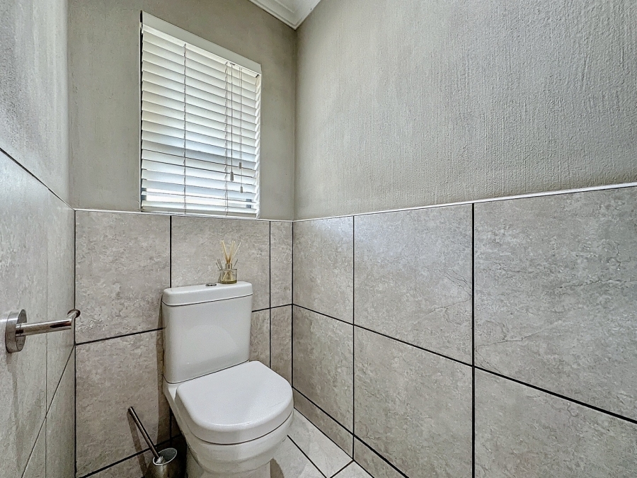 3 Bedroom Property for Sale in Lombardy Estate Gauteng