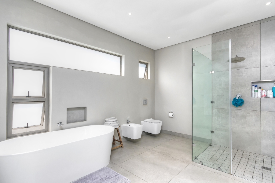 5 Bedroom Property for Sale in Morningside Gauteng