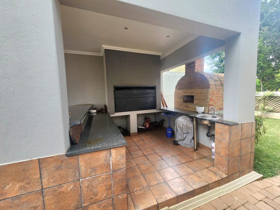 4 Bedroom Property for Sale in Zambezi Country Estate Gauteng