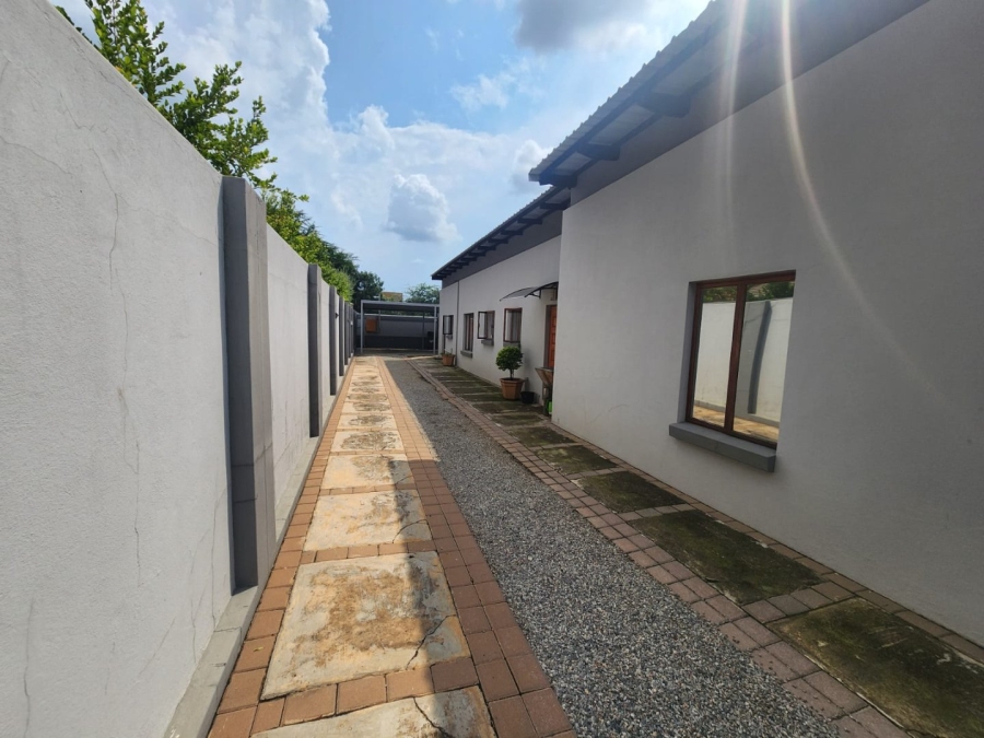 4 Bedroom Property for Sale in Zambezi Country Estate Gauteng