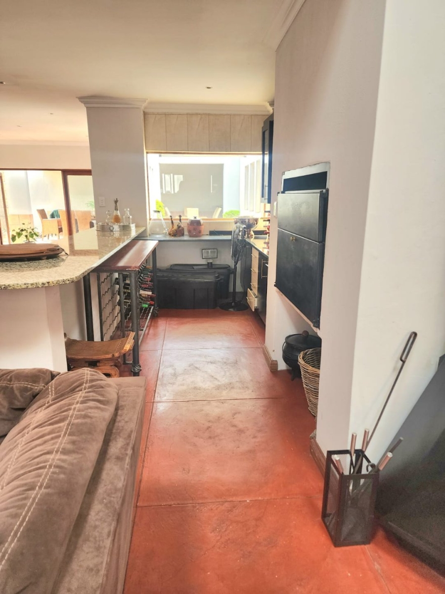 4 Bedroom Property for Sale in Zambezi Country Estate Gauteng