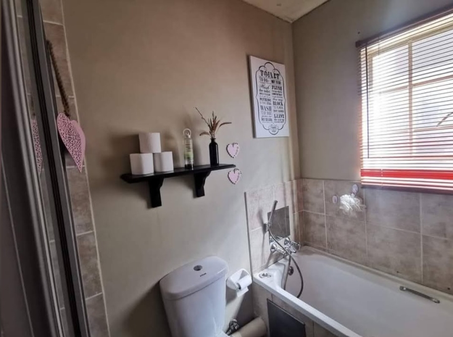 2 Bedroom Property for Sale in Minnebron Gauteng