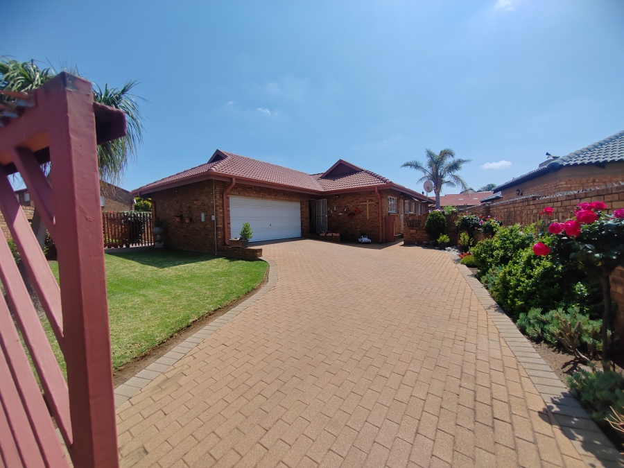 3 Bedroom Property for Sale in Sunair Park Gauteng