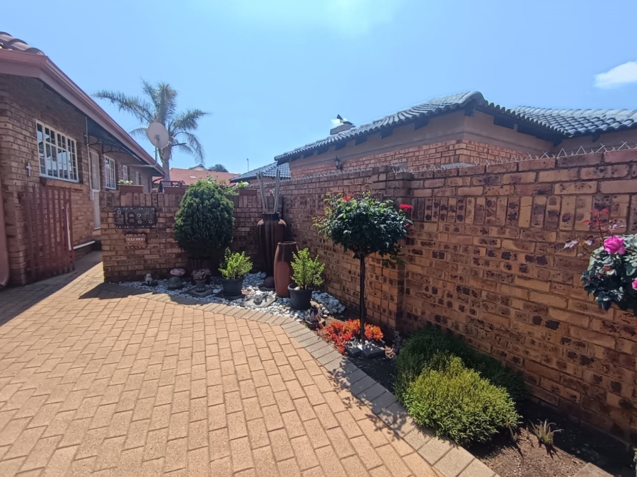 3 Bedroom Property for Sale in Sunair Park Gauteng