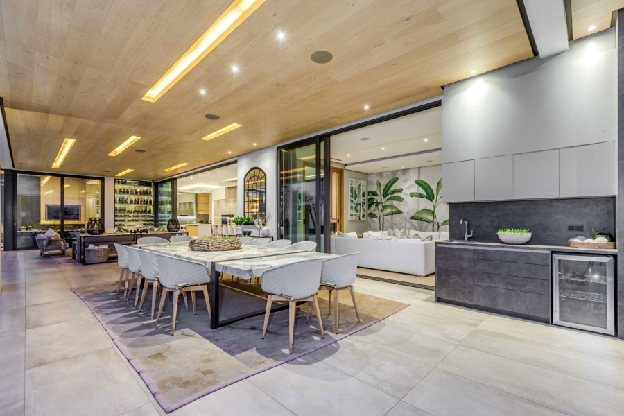 5 Bedroom Property for Sale in Helderfontein Estate Gauteng