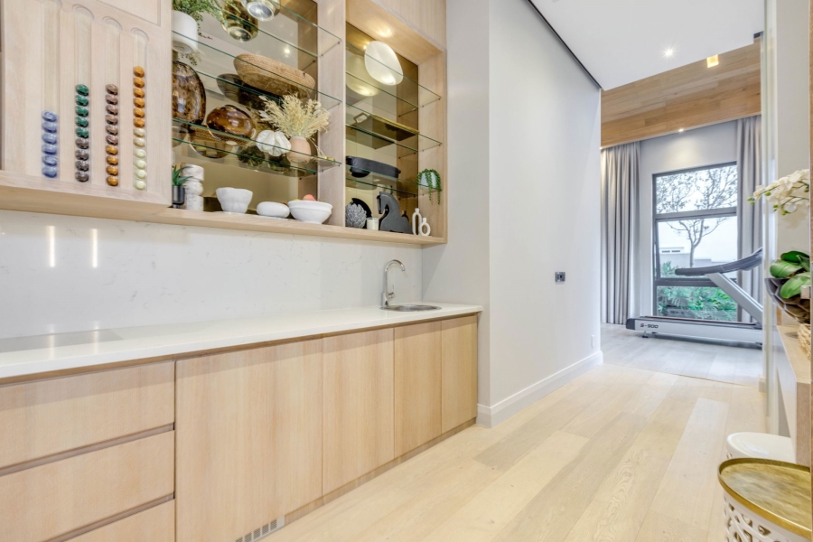 5 Bedroom Property for Sale in Helderfontein Estate Gauteng