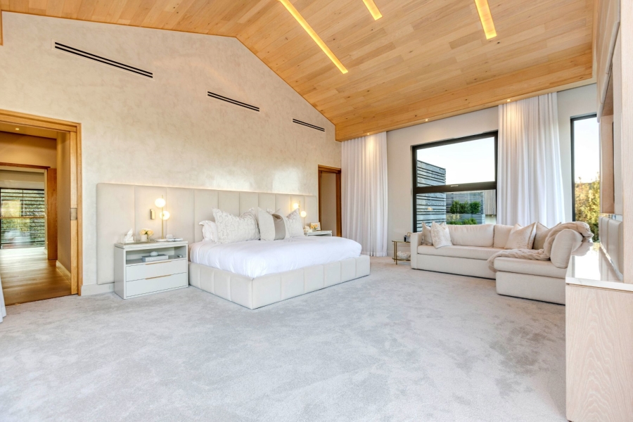 5 Bedroom Property for Sale in Helderfontein Estate Gauteng