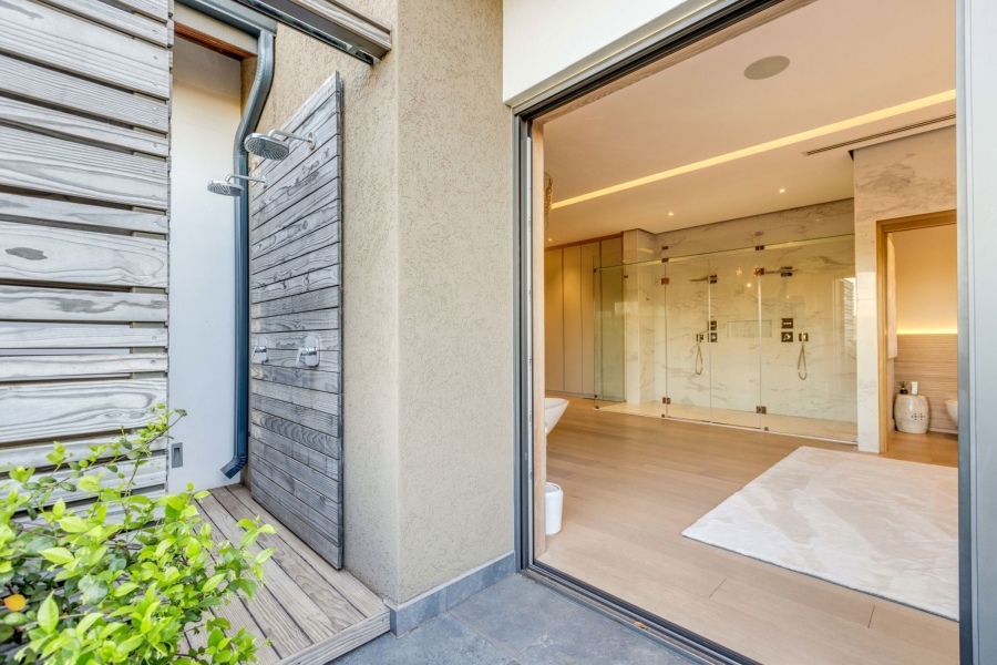 5 Bedroom Property for Sale in Helderfontein Estate Gauteng