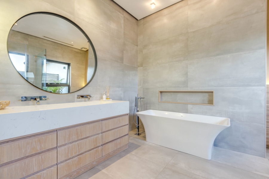 5 Bedroom Property for Sale in Helderfontein Estate Gauteng