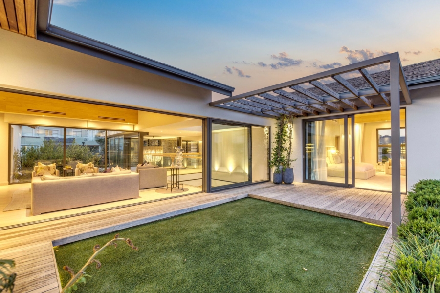 5 Bedroom Property for Sale in Helderfontein Estate Gauteng