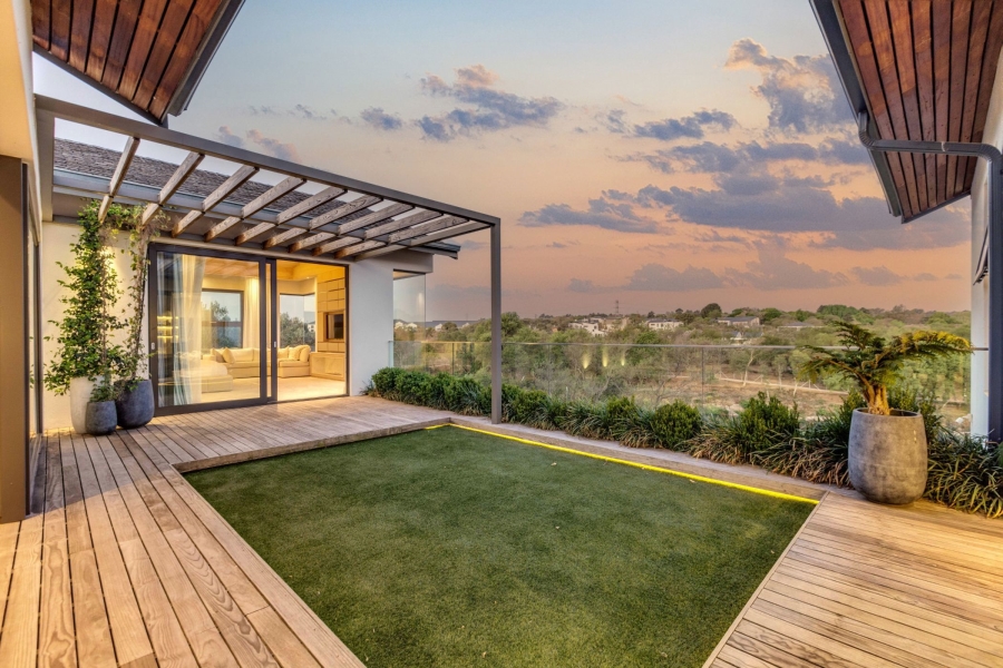 5 Bedroom Property for Sale in Helderfontein Estate Gauteng