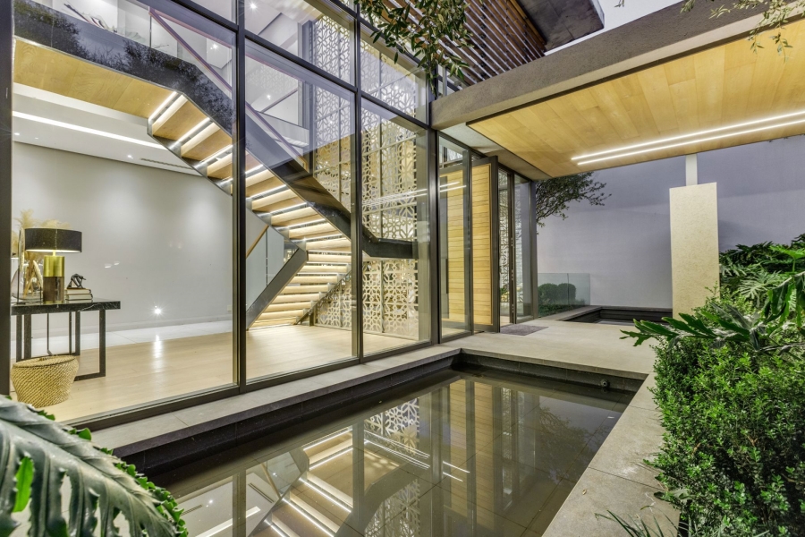 5 Bedroom Property for Sale in Helderfontein Estate Gauteng