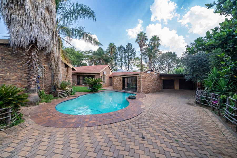 3 Bedroom Property for Sale in Sonneveld Gauteng