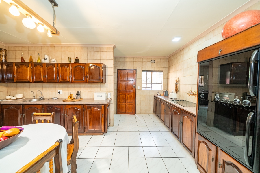 3 Bedroom Property for Sale in Sonneveld Gauteng