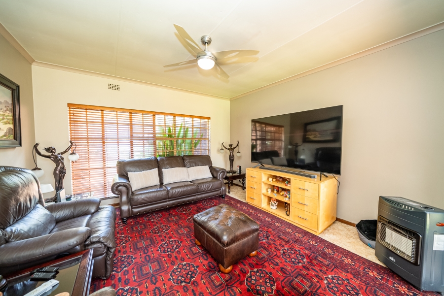 3 Bedroom Property for Sale in Sonneveld Gauteng