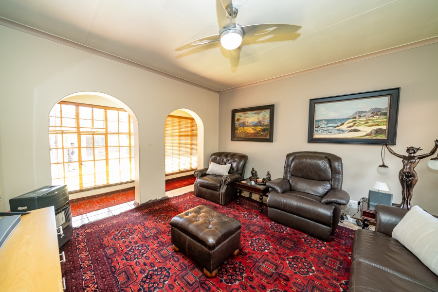 3 Bedroom Property for Sale in Sonneveld Gauteng